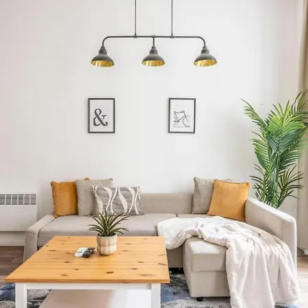 Stylish & Cozy Beze Dream In The Heart Of דירה