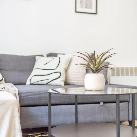 דירה Stylish & Cozy Beze Dream In The Heart Of